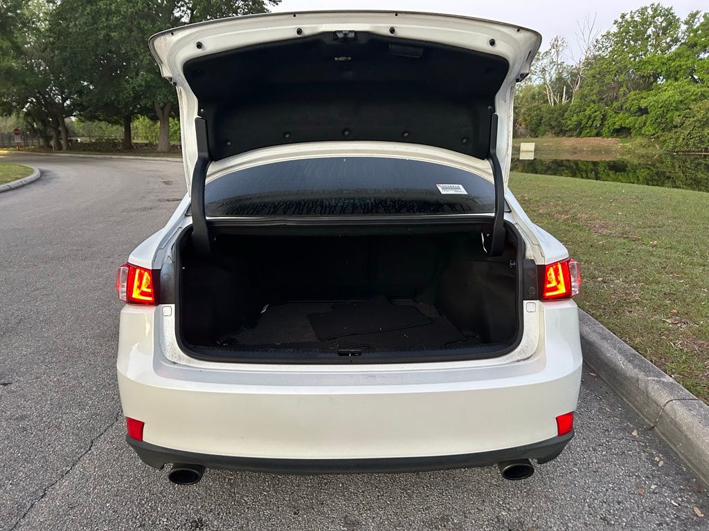 Thumbnail: 2014 Lexus IS - 10