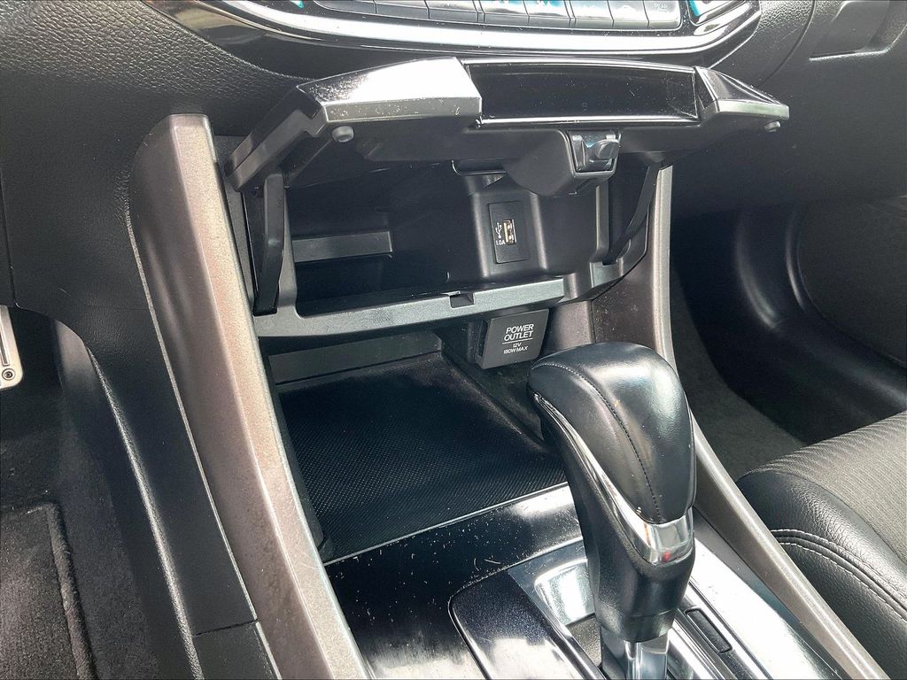 2016 Honda Accord — photo 25