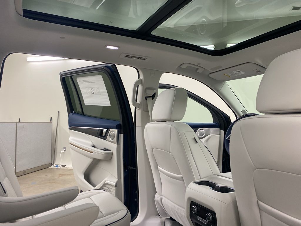 2025 Buick Enclave Avenir photo
