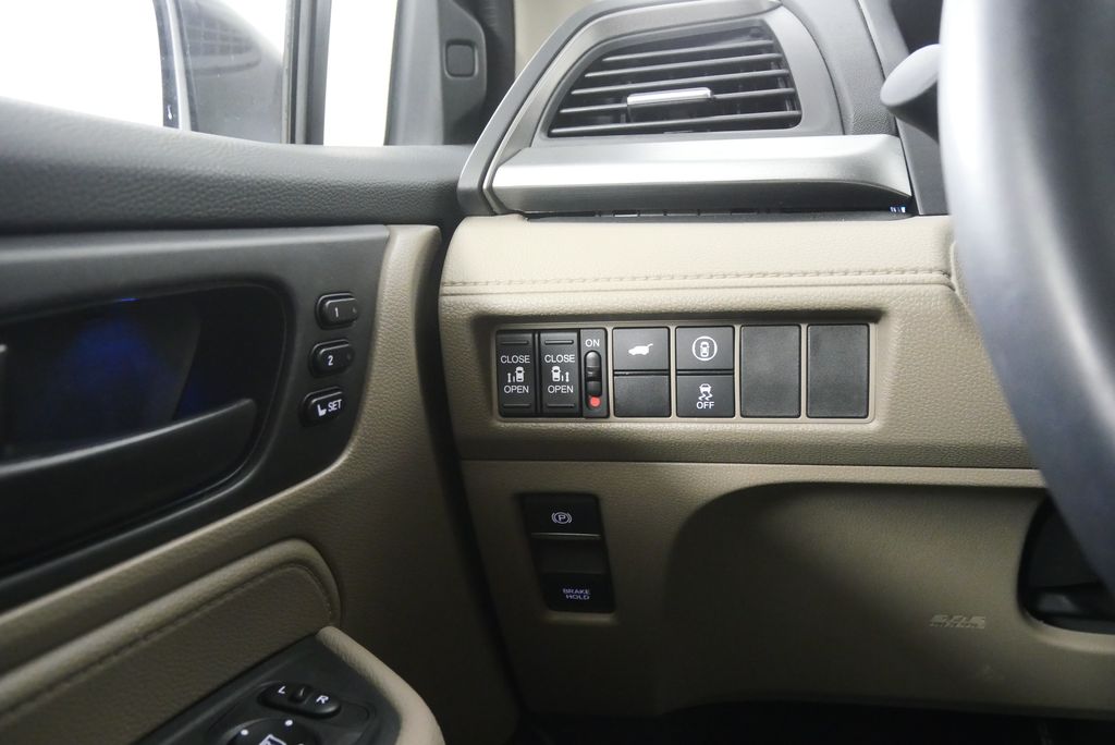 Thumbnail: 2023 Honda Odyssey - 24