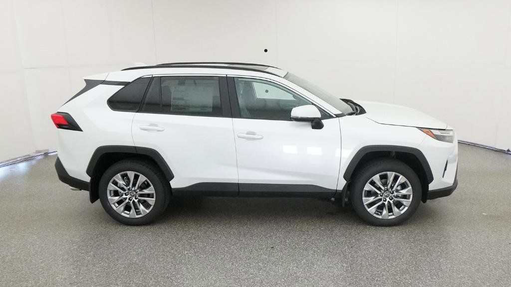 Thumbnail: 2025 Toyota RAV4 - 30