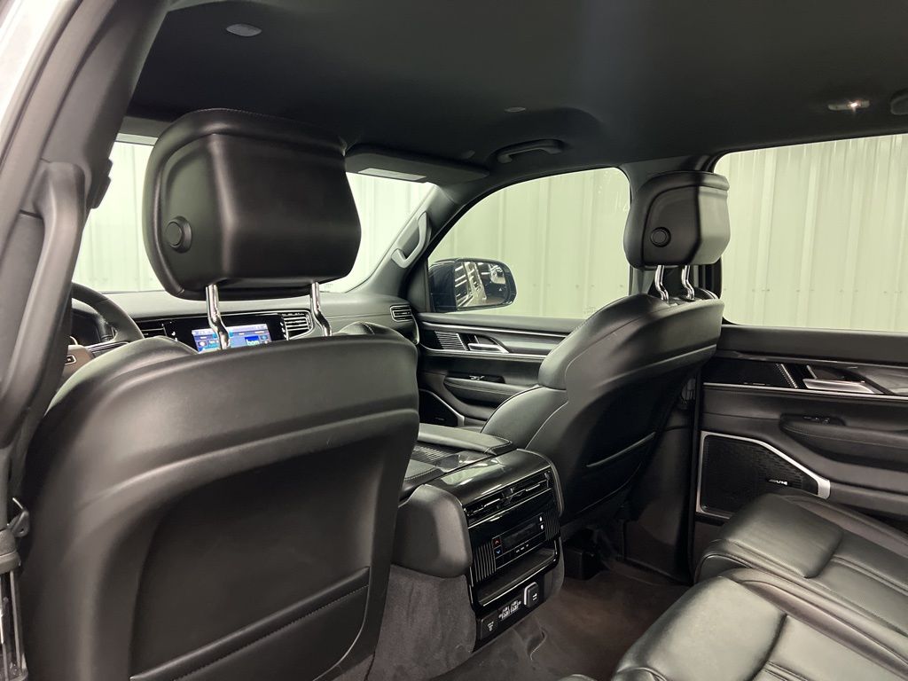 2024 Jeep Wagoneer Base Silver at River Oaks CDJR