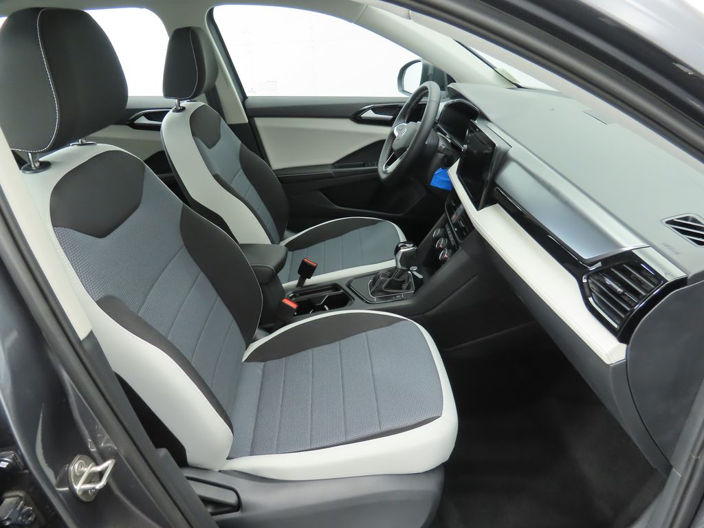 Thumbnail: 2025 Volkswagen Taos - 20