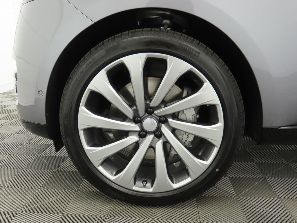 Thumbnail: 2025 Land Rover Range Rover - 32