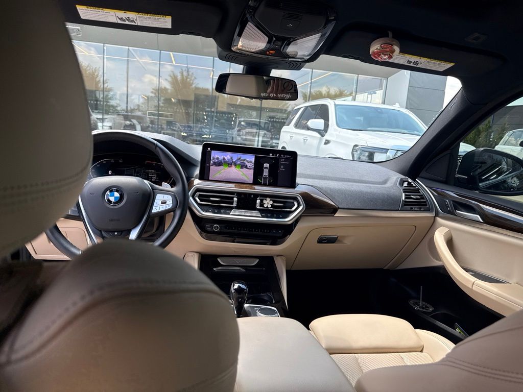 Used 2022 Black BMW xDrive30i image 13