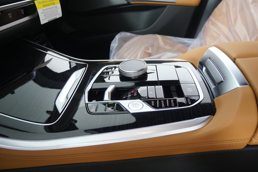 Thumbnail: 2026 BMW X5 - 21