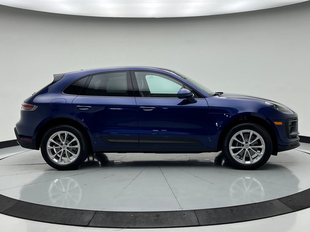 Thumbnail: 2025 Porsche Macan - 8