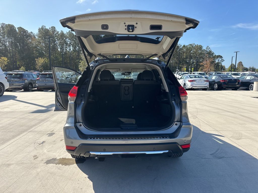 2019 Nissan Rogue SV 22