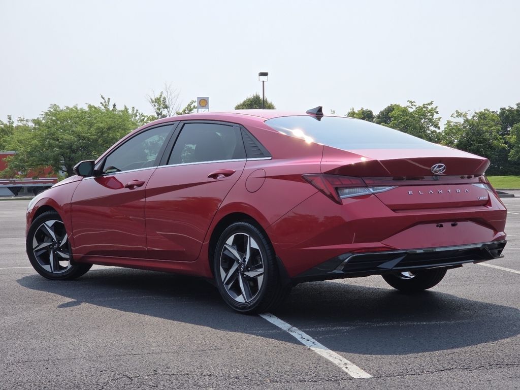 Used 2022 Red Hyundai Limited image 22
