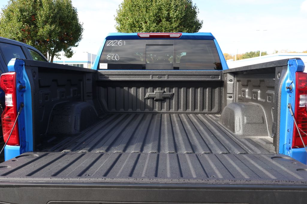 Thumbnail: 2026 Chevrolet Silverado 1500 - 12