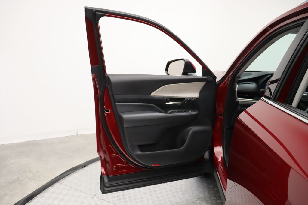 2024 Toyota Grand Highlander Limited 16
