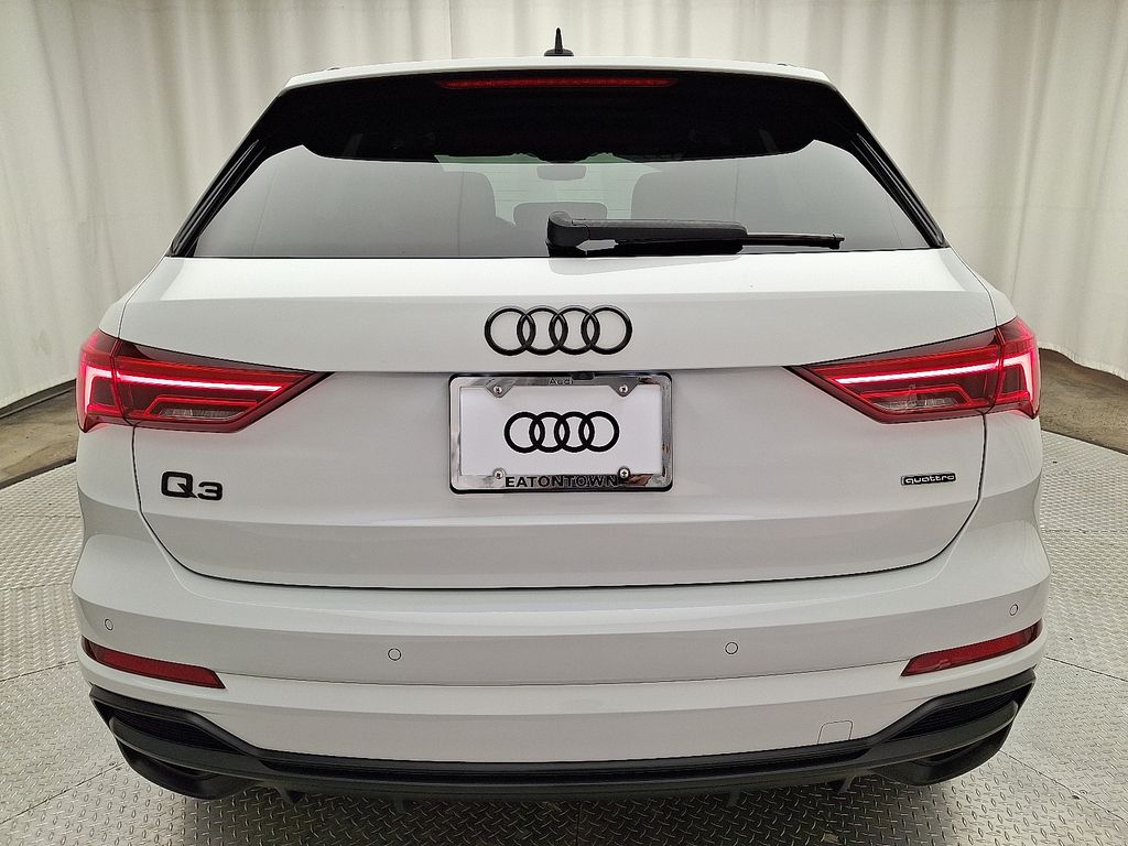 Thumbnail: 2022 Audi Q3 - 5