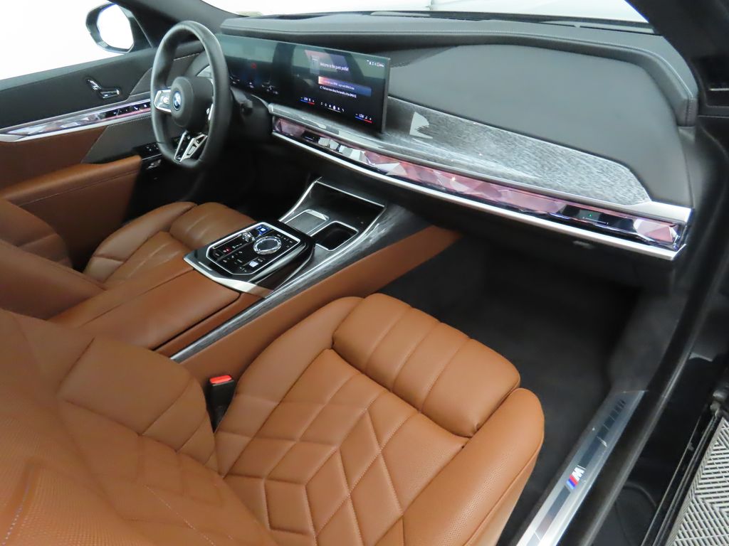 Thumbnail: 2023 BMW i7 - 18