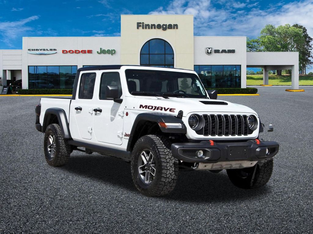 Bright White Clearcoat 2026 Jeep Gladiator Pickup Truck Four-Wheel Drive 8-Speed Automatic