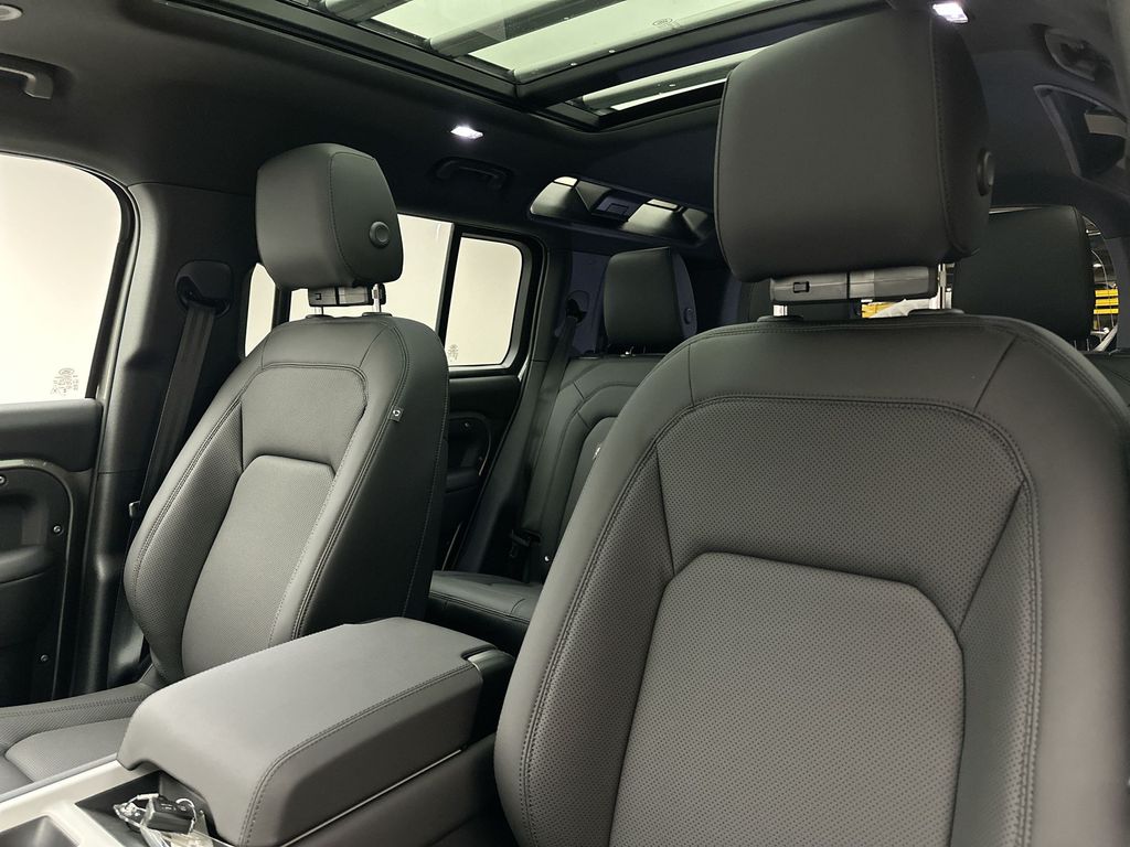 Thumbnail: 2025 Land Rover Defender - 9