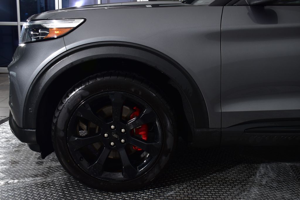 2022 Ford Explorer ST 9