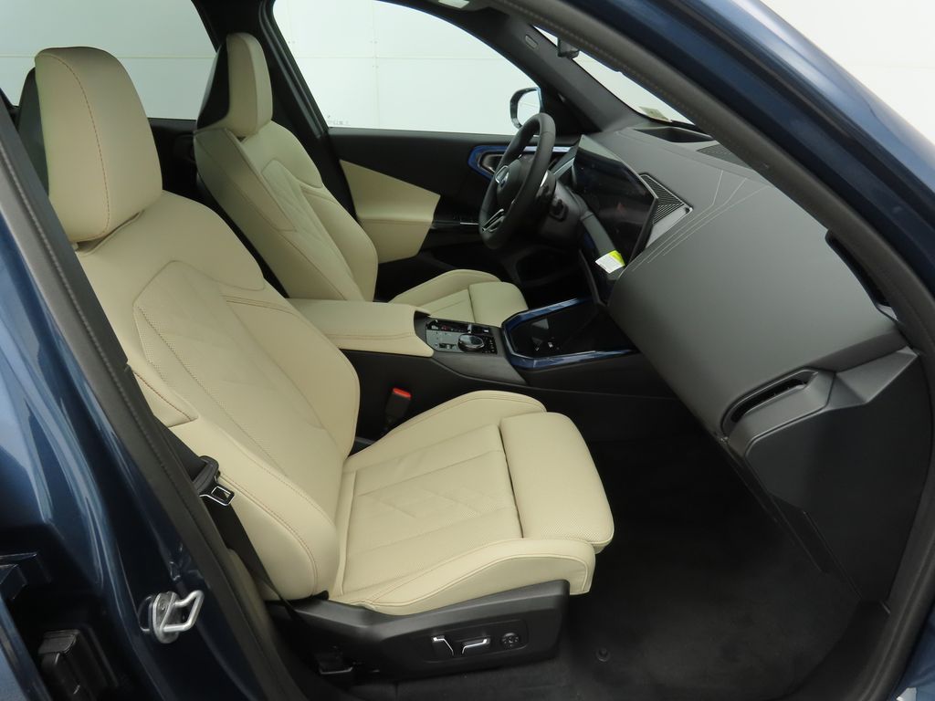 Thumbnail: 2026 BMW X3 - 21