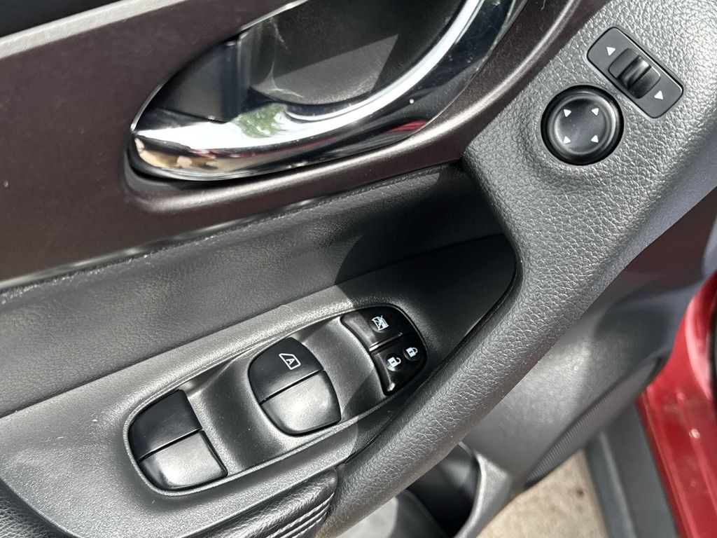 Used 2015 Nissan Rogue SUV