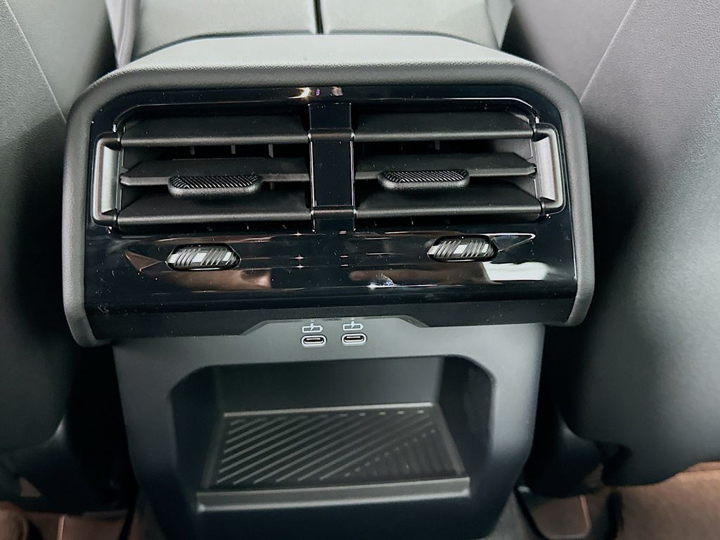 Thumbnail: 2024 BMW i5 - 18