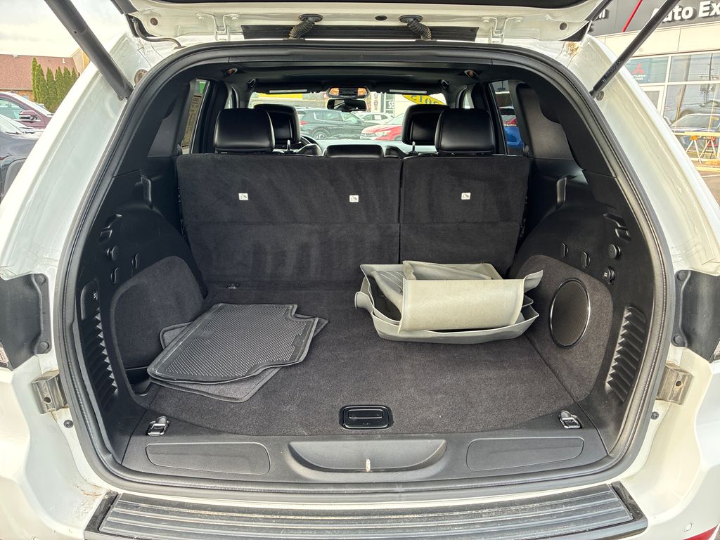 2015 Jeep Grand Cherokee Altitude White at Bob Ruth Ford
