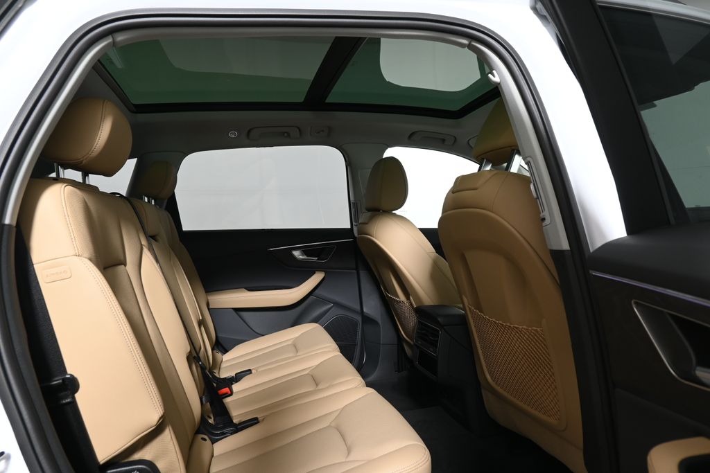 Thumbnail: 2025 Audi Q7 - 20