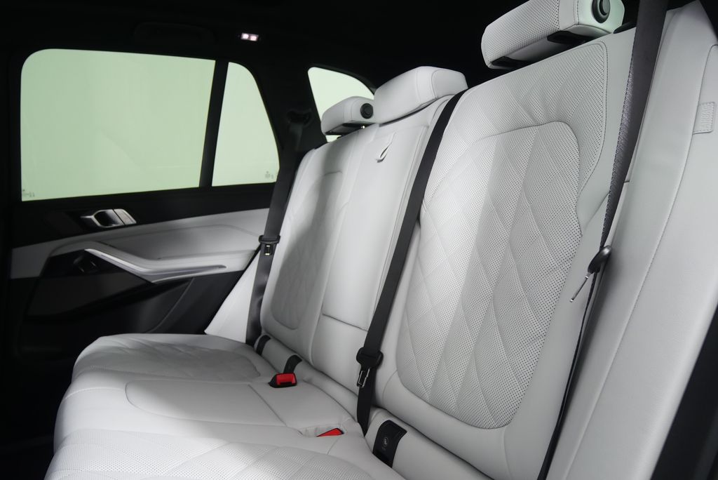 Thumbnail: 2026 BMW X5 - 15