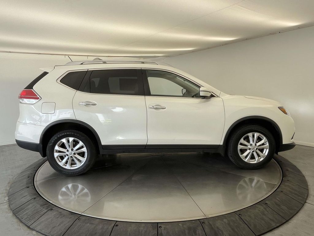 2016 Nissan Rogue SV White at Grove City Ford