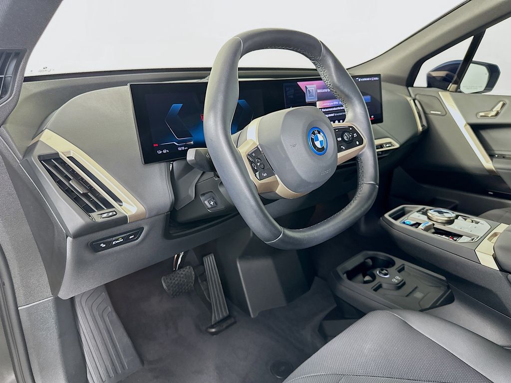 Thumbnail: 2024 BMW iX - 9