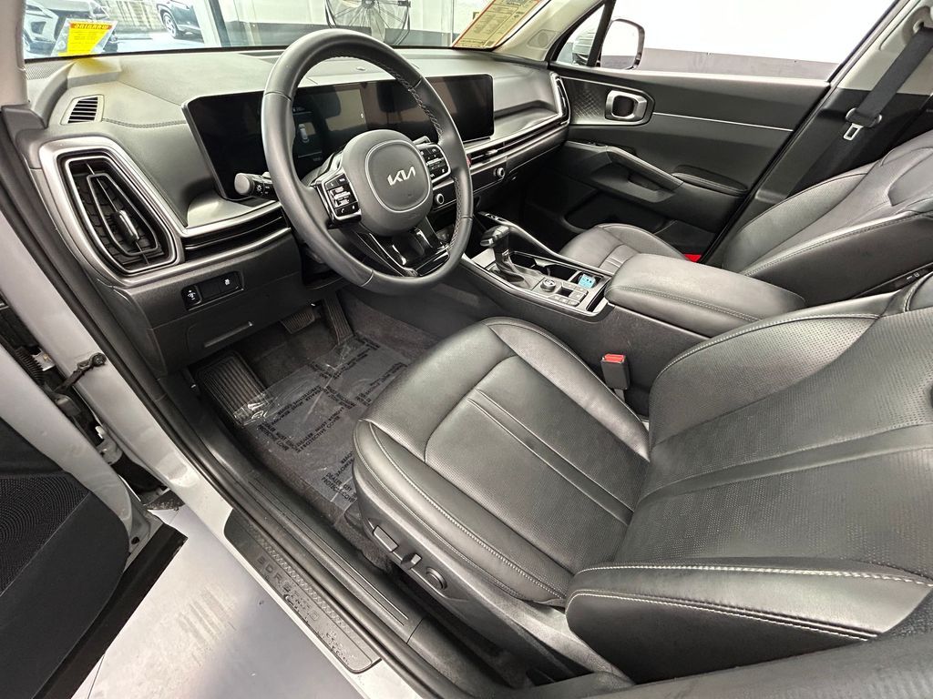 Used 2025 Wolf Gray Kia S image 14
