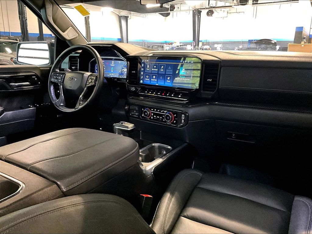 2024 Chevrolet Silverado 1500 — photo 14