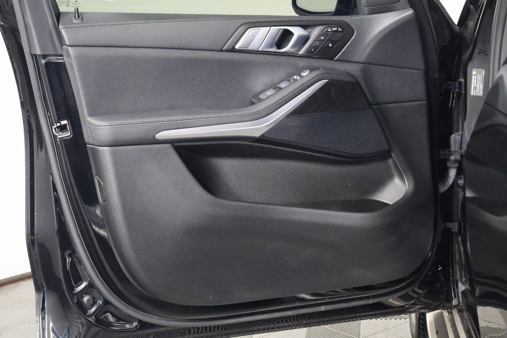 Thumbnail: 2021 BMW X7 - 13