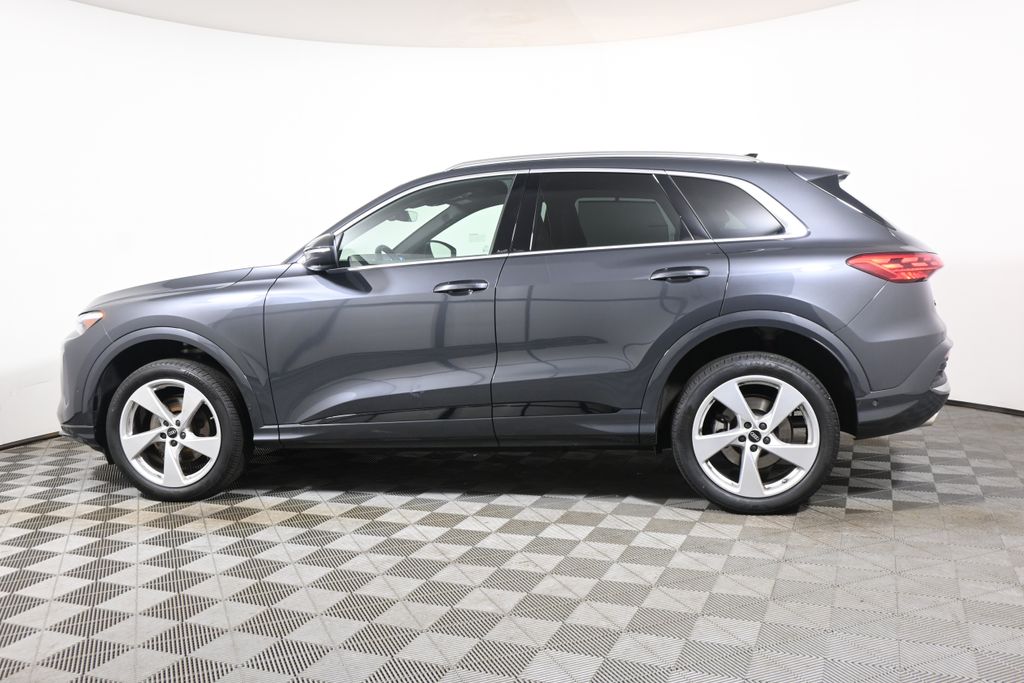 Thumbnail: 2025 Audi Q5 - 2