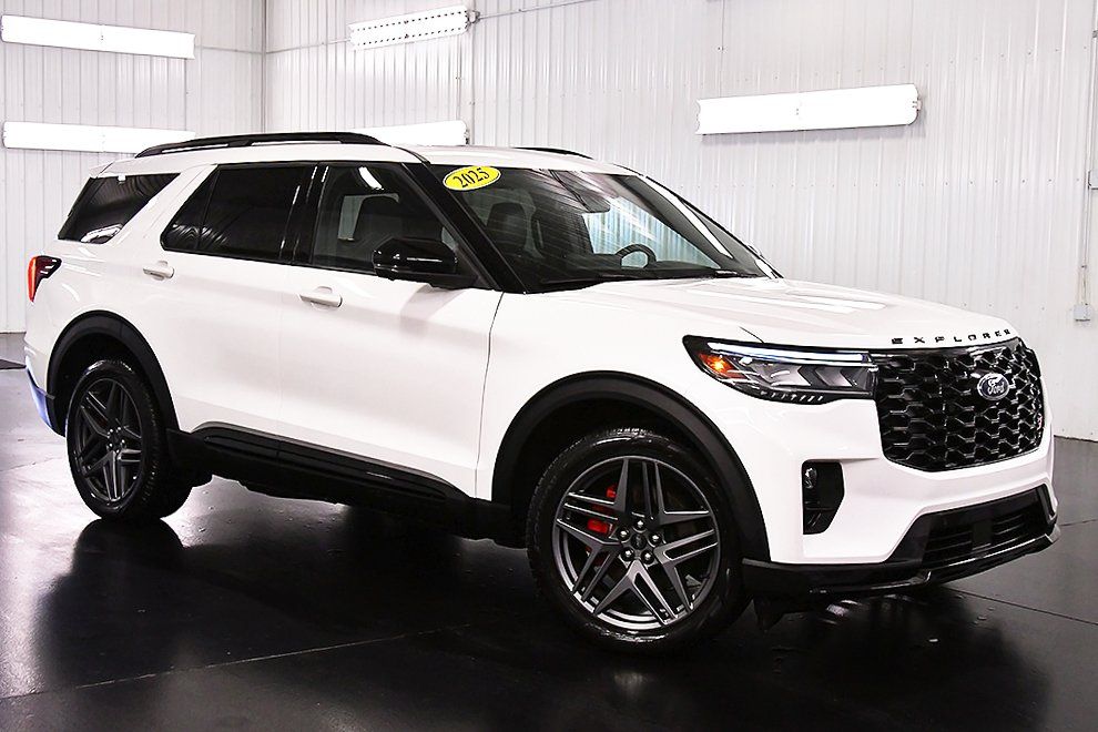 2025 Ford Explorer ST AWD