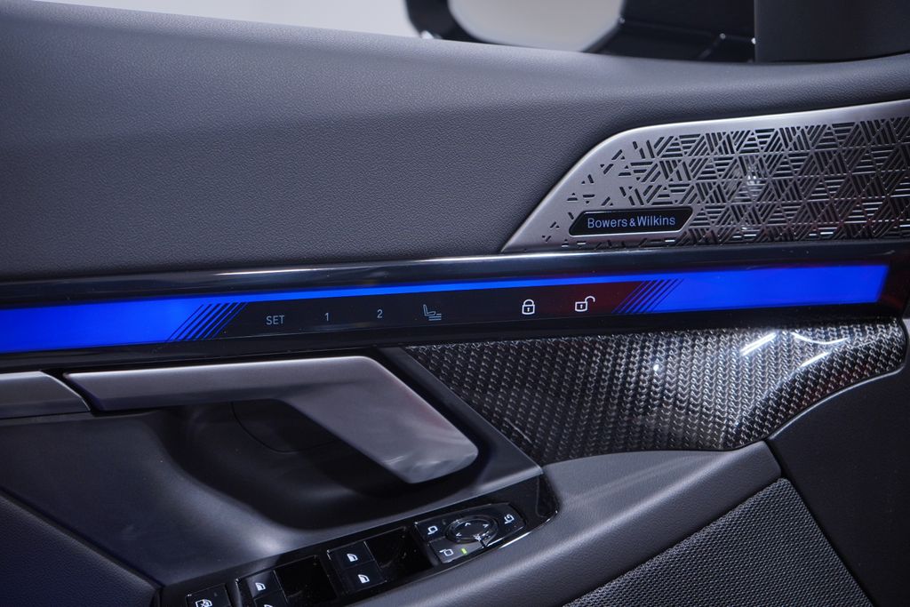Thumbnail: 2026 BMW M5 - 17