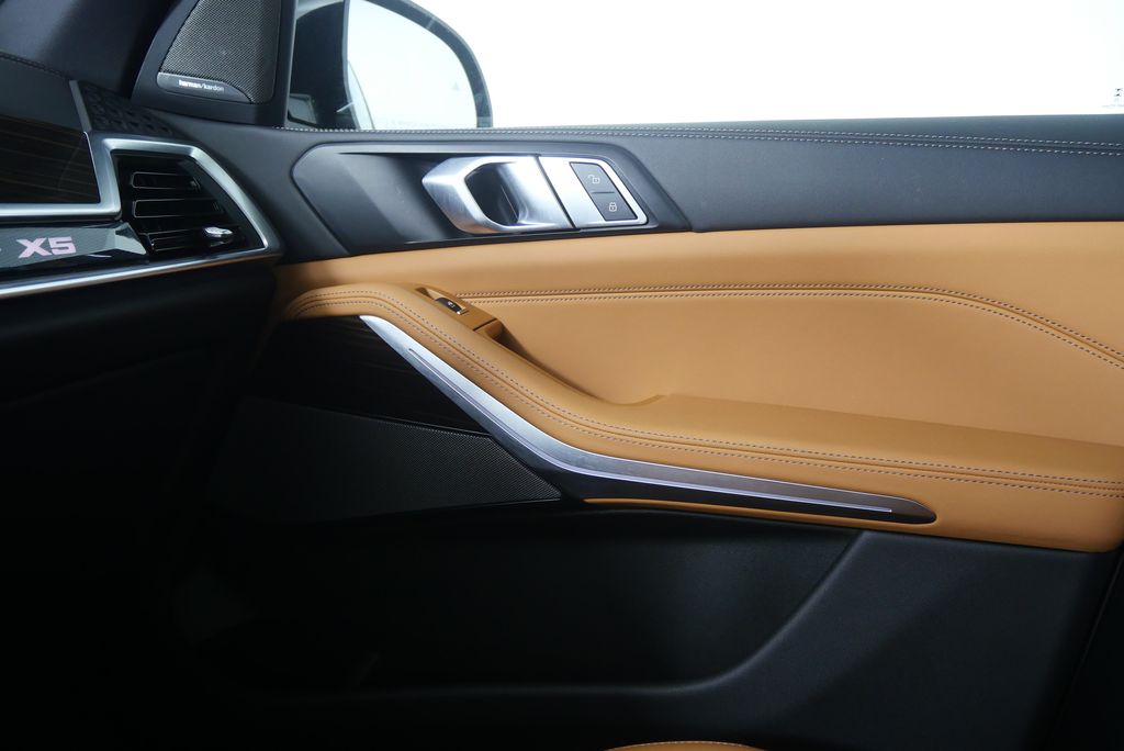 Thumbnail: 2026 BMW X5 - 29