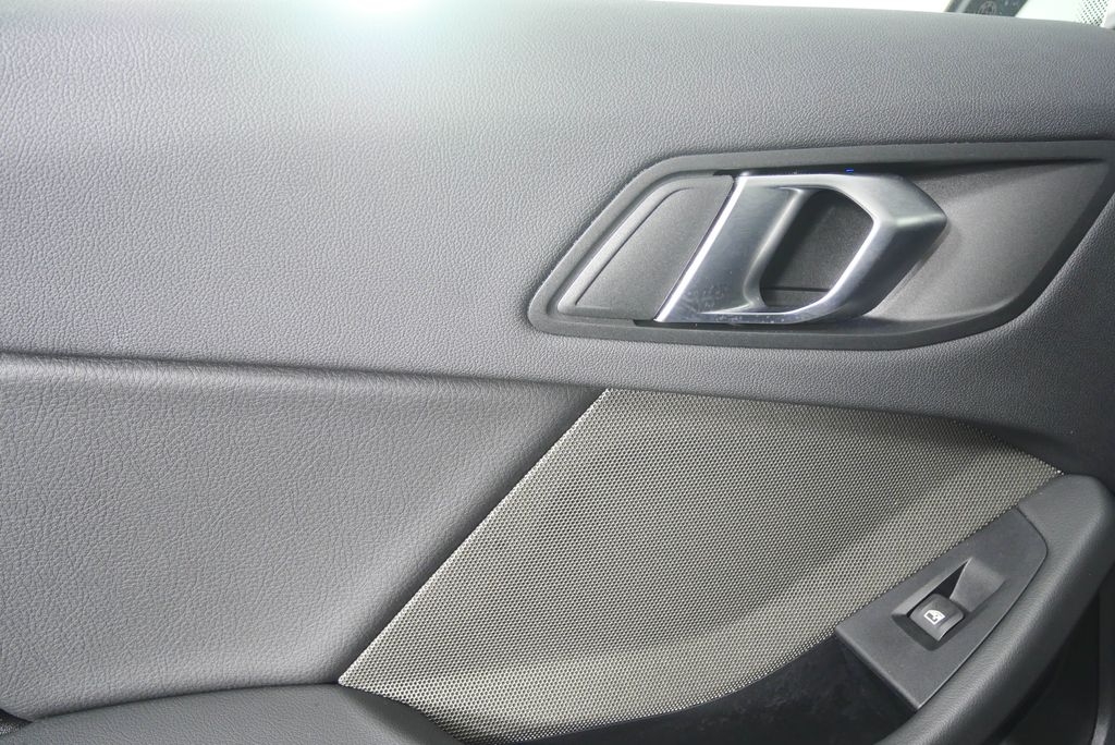 Thumbnail: 2024 BMW 2 Series - 14