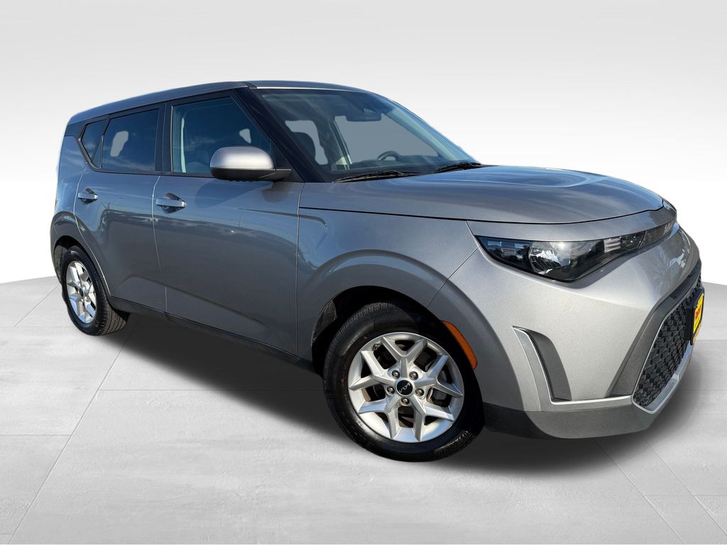 2023 Kia Soul LX FWD