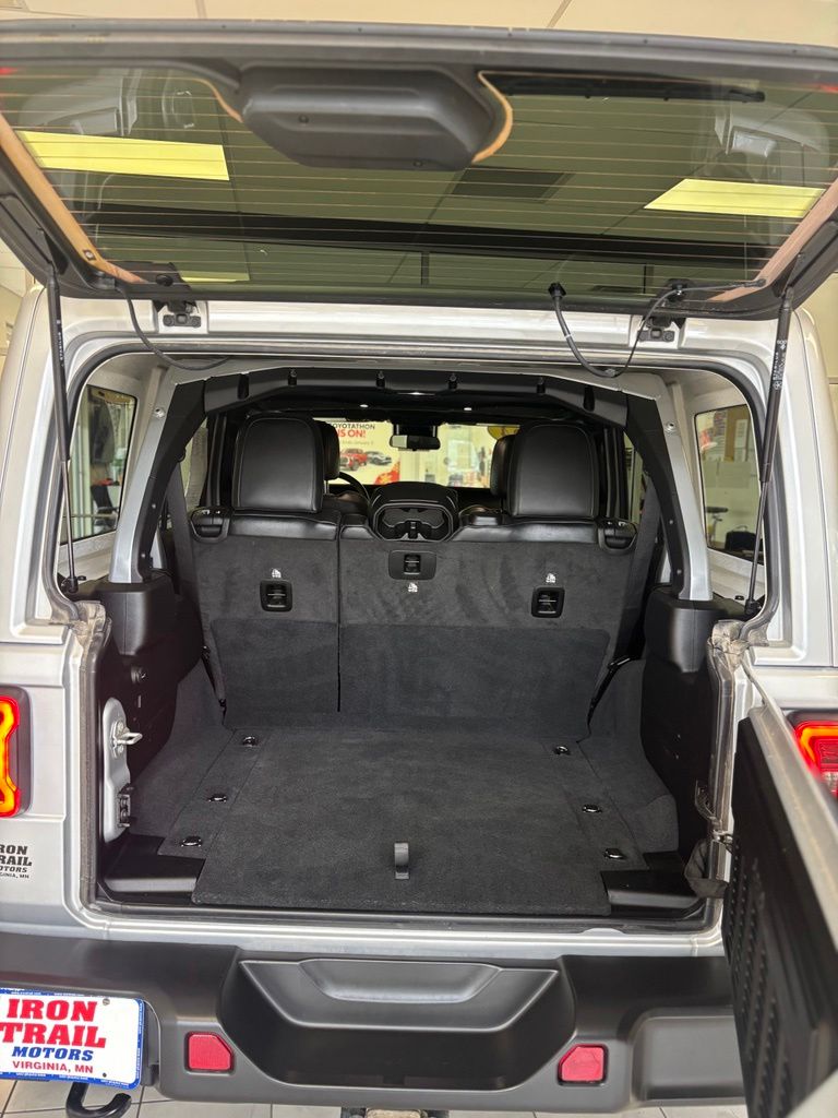 Used 2024 Jeep Wrangler SUV