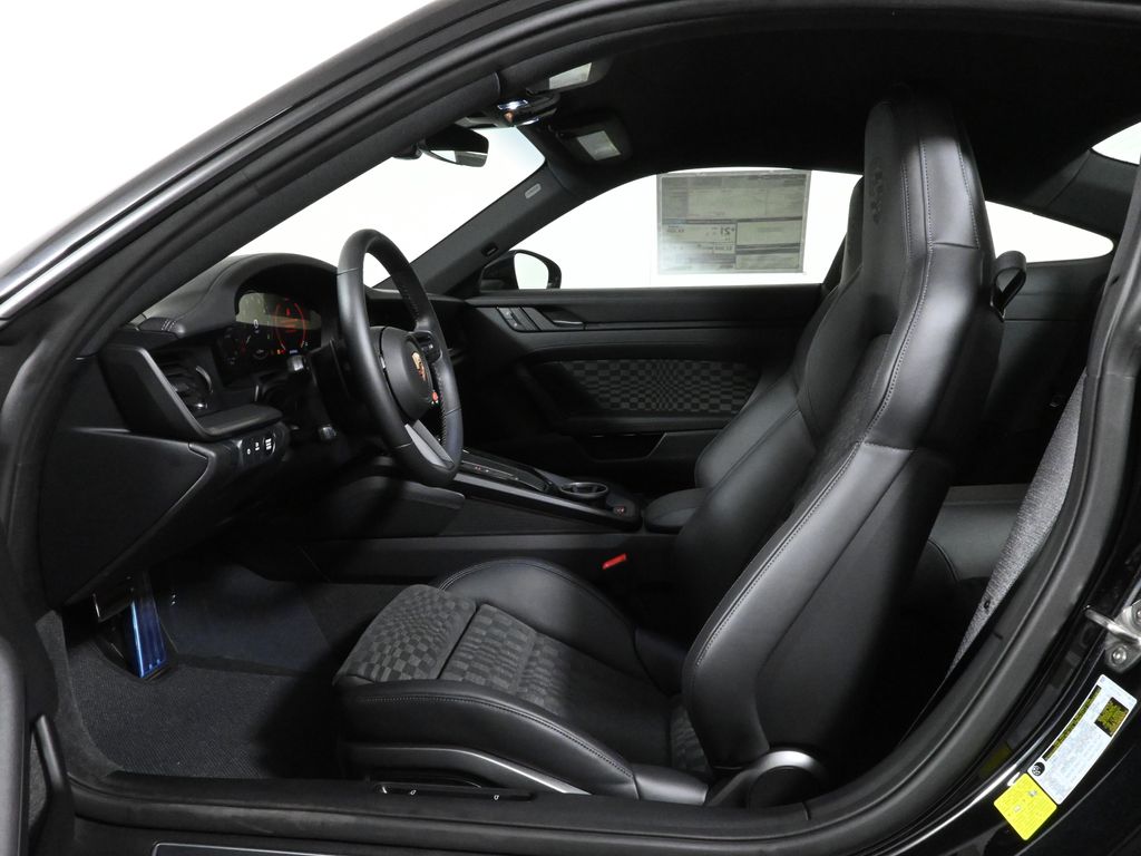 Thumbnail: 2026 Porsche 911 - 5