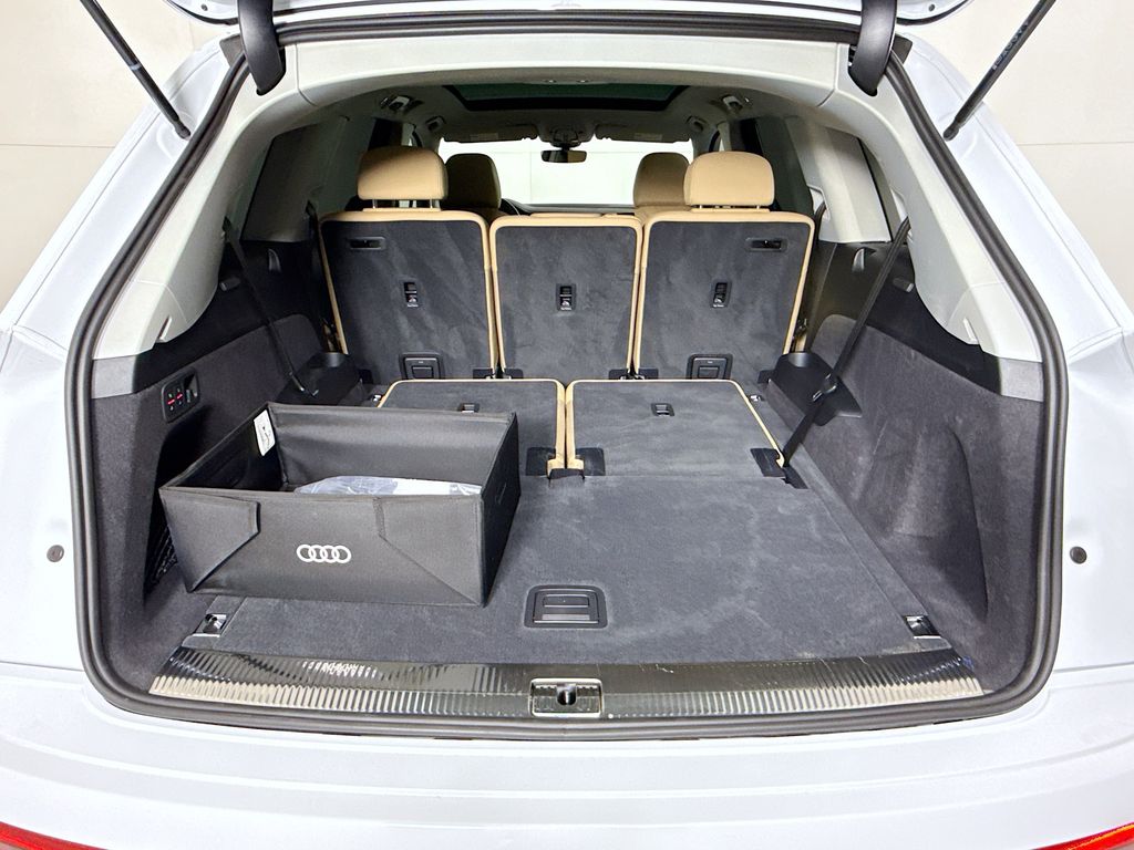 Thumbnail: 2025 Audi Q7 - 29