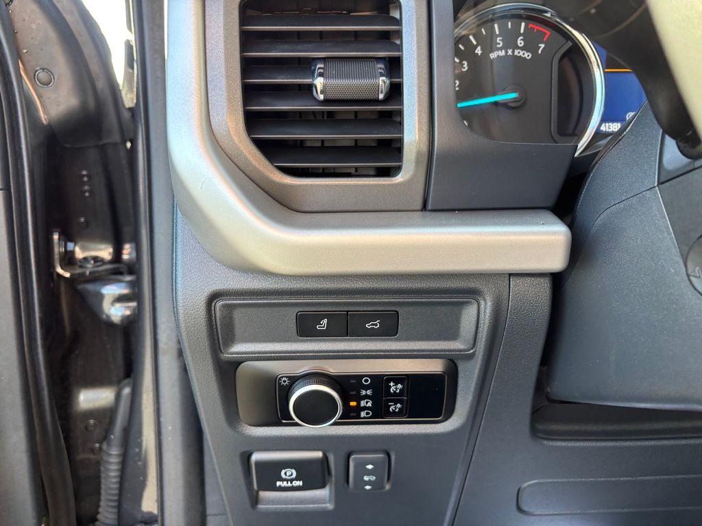 Used Car 2024 Ford Expedition  Xlt For Sale Under $50,000 In Austin, Texas