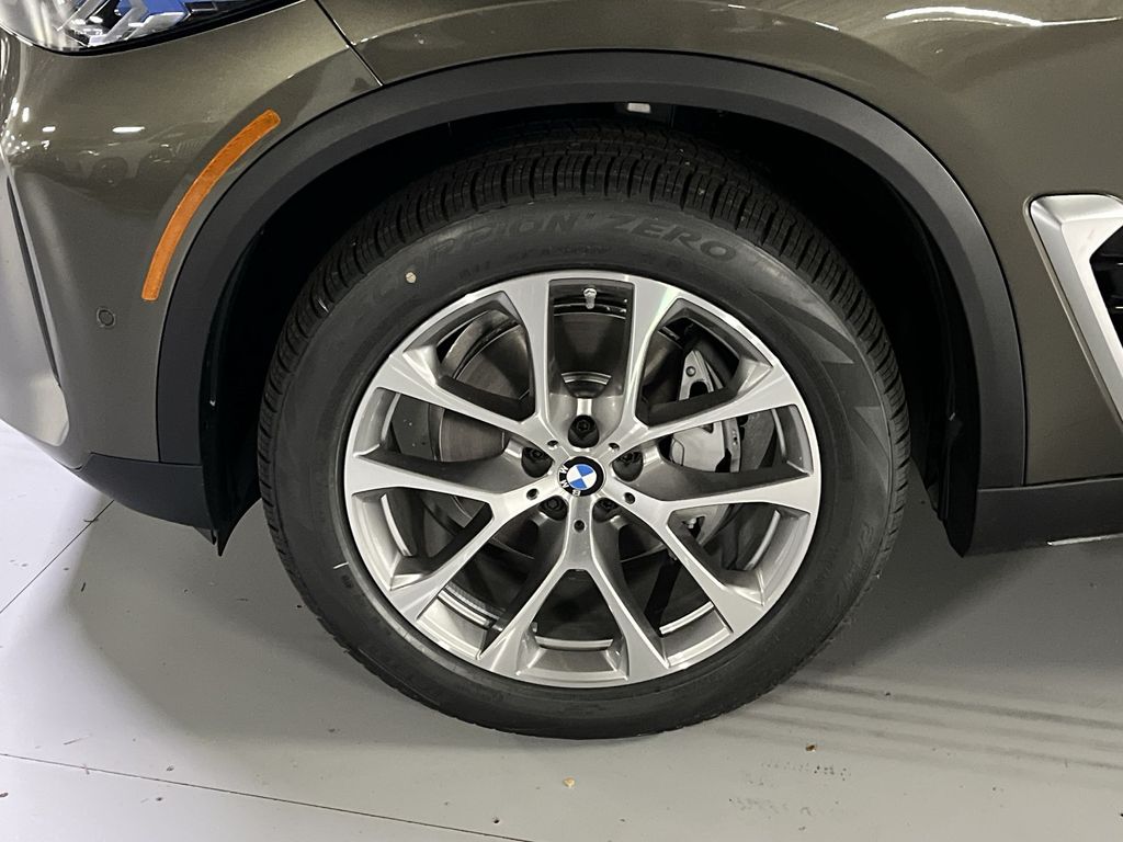 Thumbnail: 2026 BMW X5 - 10