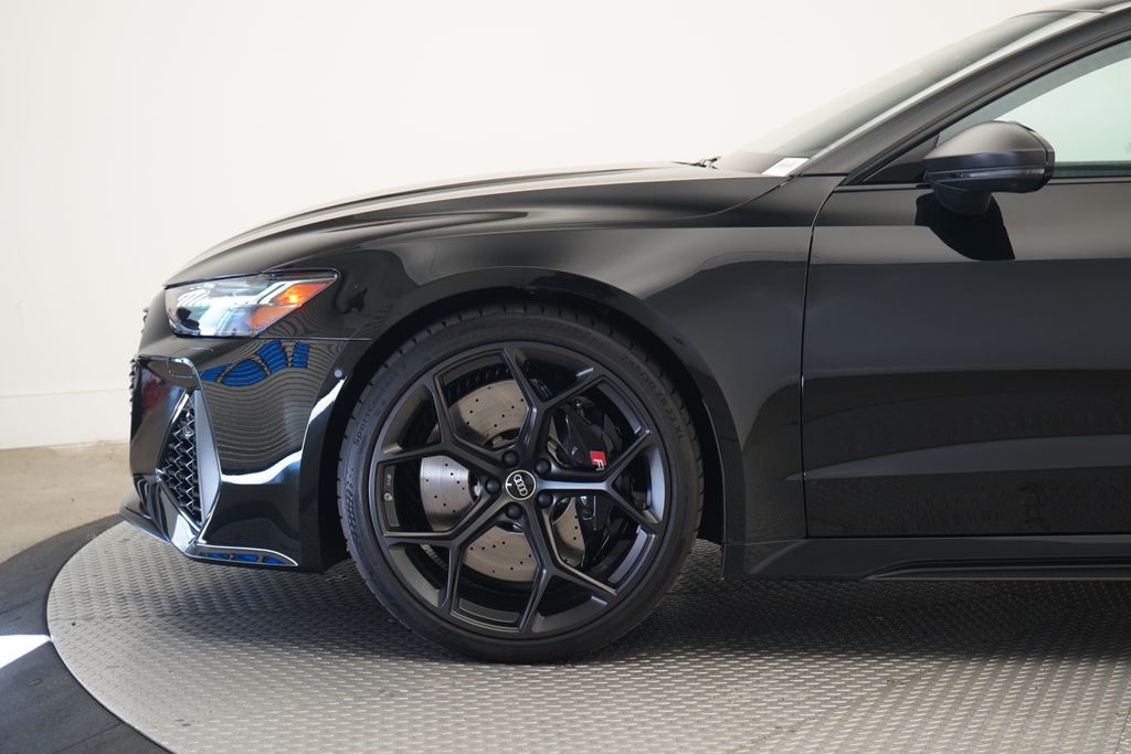 Thumbnail: 2025 Audi RS 7 - 2