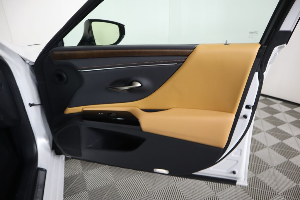 2025 Lexus ES Hybrid 300h 25