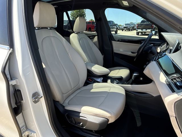 Used 2019 White BMW xDrive28i image 33
