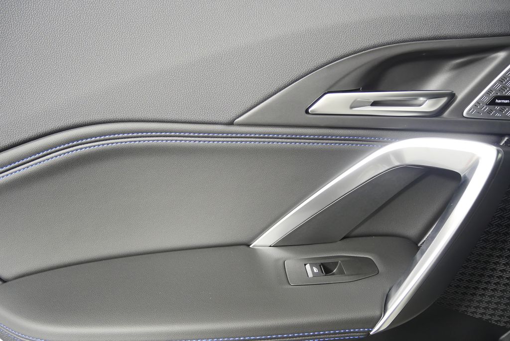 Thumbnail: 2025 BMW X2 - 14