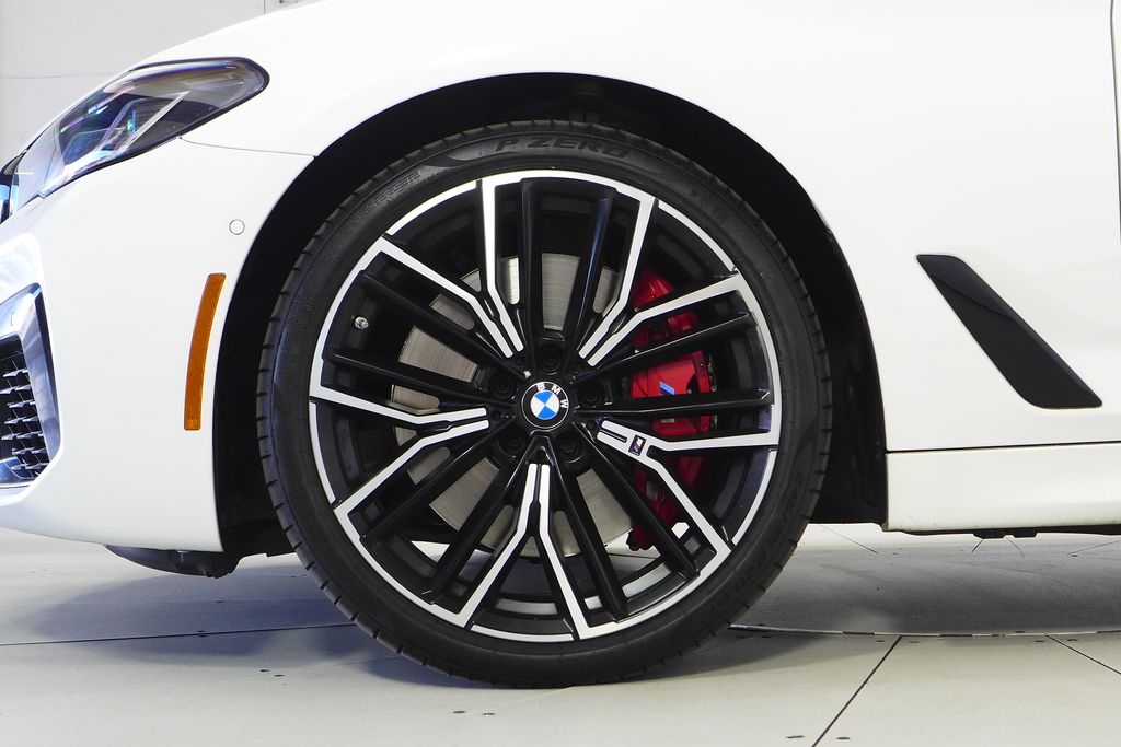 Thumbnail: 2023 BMW 5 Series - 5