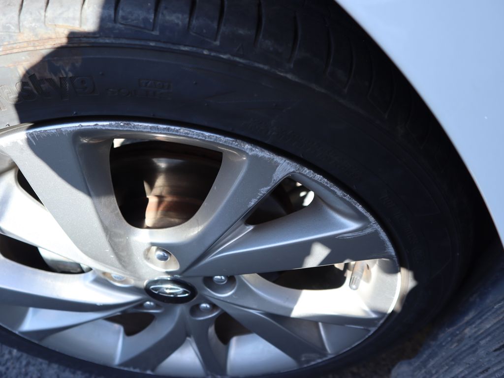 Thumbnail: 2016 Hyundai Veloster - 19