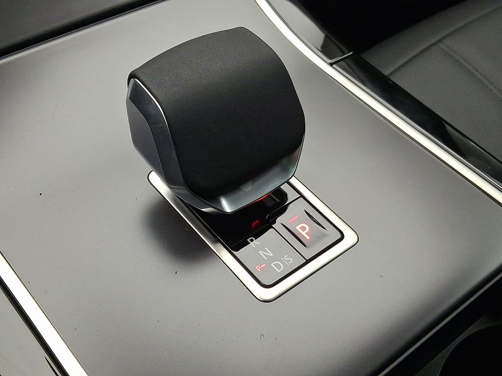 Thumbnail: 2026 Land Rover Range Rover Evoque - 12