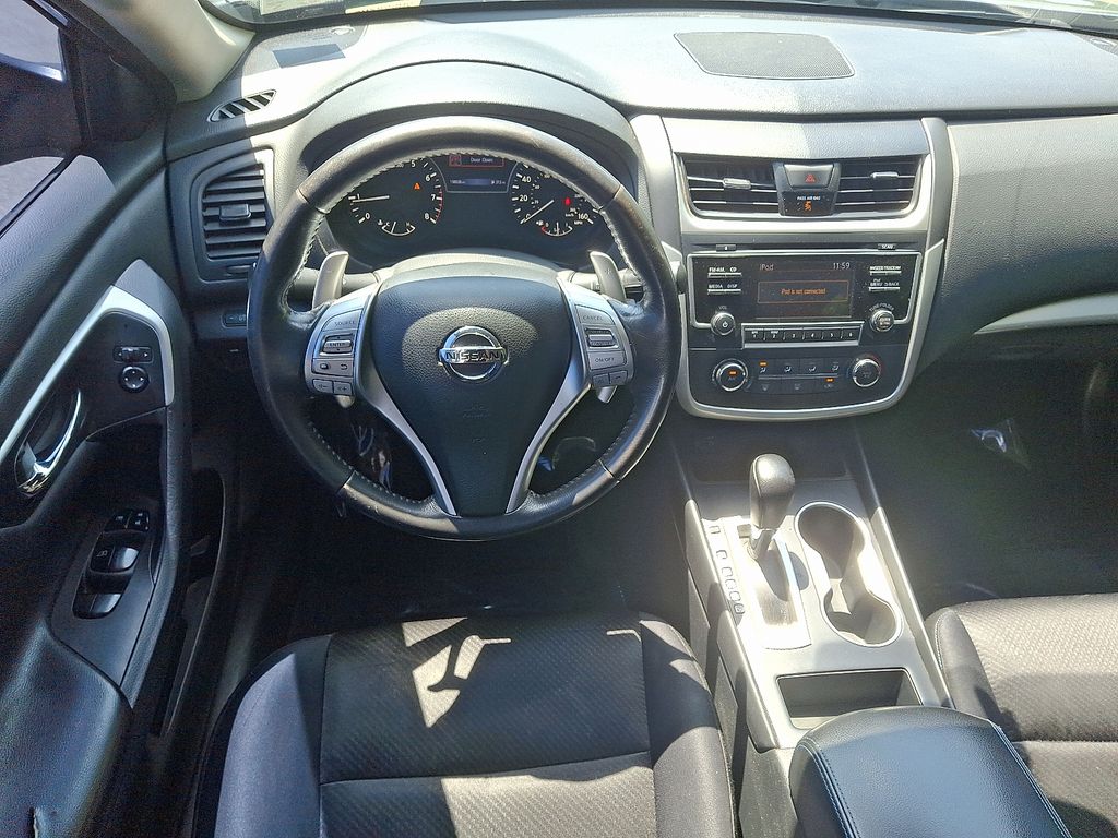2017 Nissan Altima SR 11